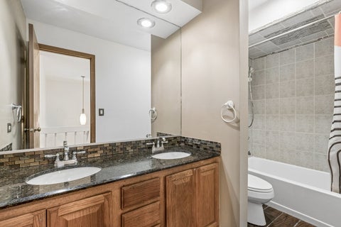 Tiny photo for 1191 Hunters Lane, Libertyville, IL 60048 (MLS # 12684921)