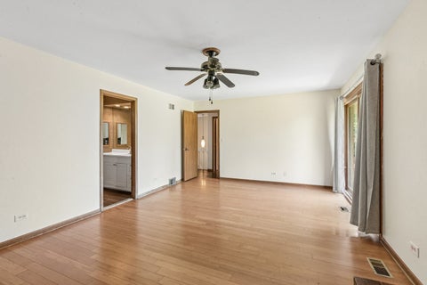 Tiny photo for 1191 Hunters Lane, Libertyville, IL 60048 (MLS # 12684921)