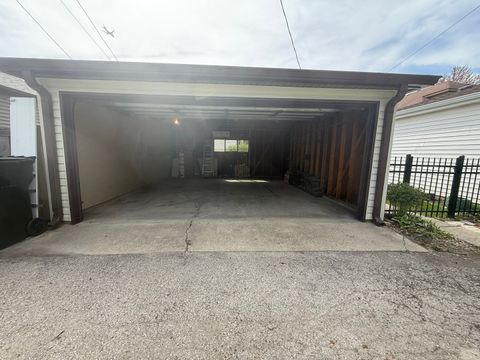 Tiny photo for 6119 N Mason Avenue, Chicago, IL 60646 (MLS # 12584442)