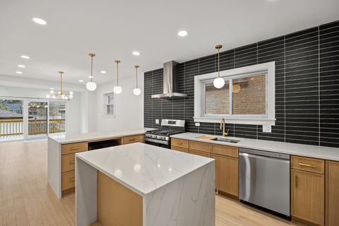 Tiny photo for 6119 N Mason Avenue, Chicago, IL 60646 (MLS # 12584442)