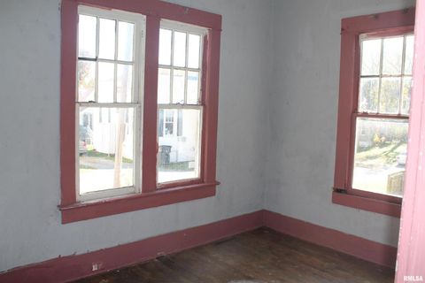 Tiny photo for 407 S Beveridge Street, Carbondale, IL 62901 (MLS # EB458806)