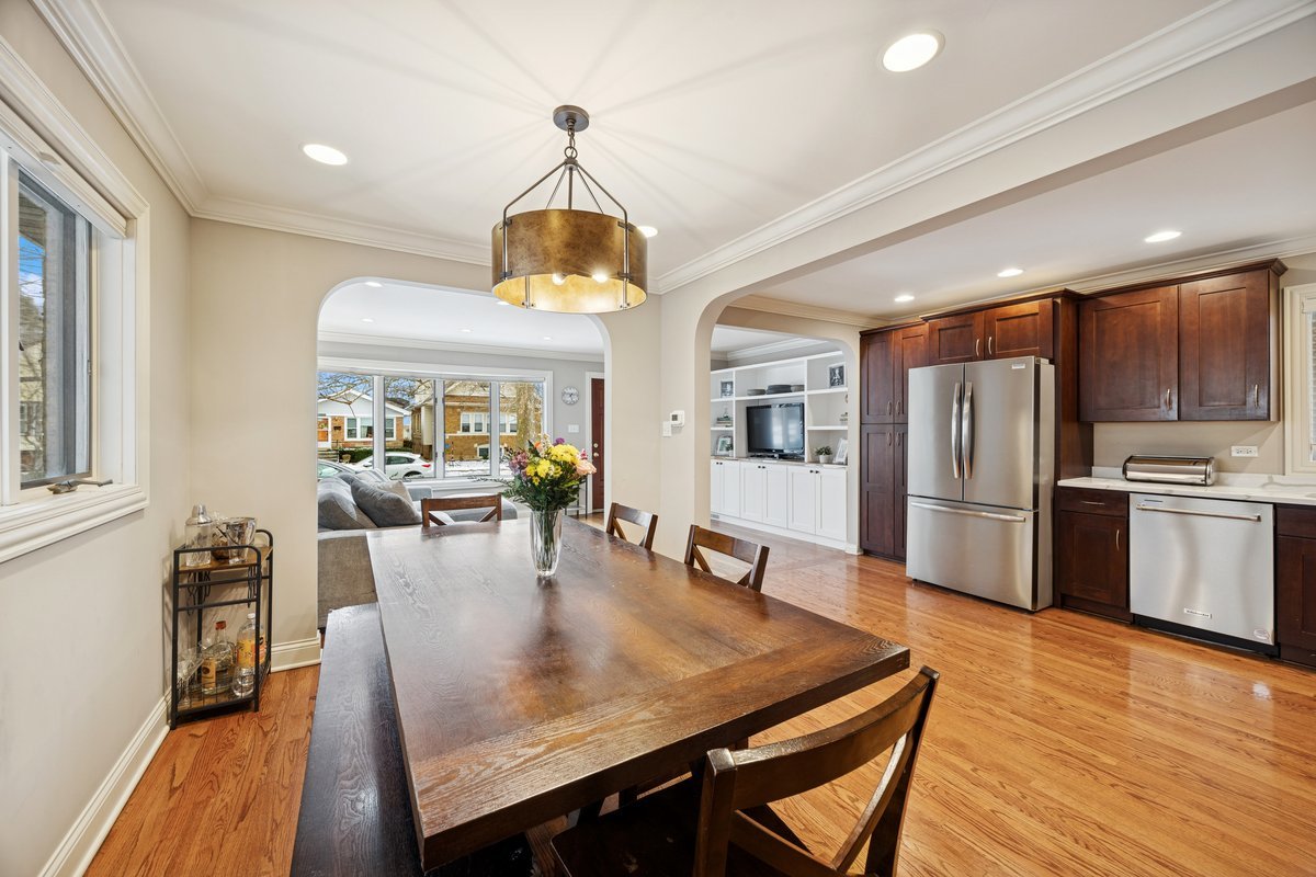 6530 N Oliphant Avenue