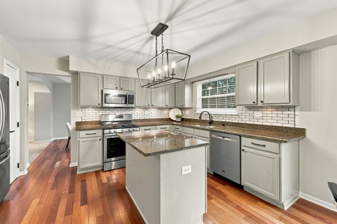 Tiny photo for 502 Saratoga Court, Oswego, IL 60543 (MLS # 12735493)