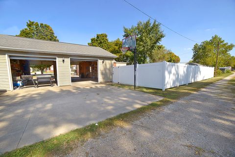Tiny photo for 305 E 12th Street, Streator, IL 61364 (MLS # 12485494)