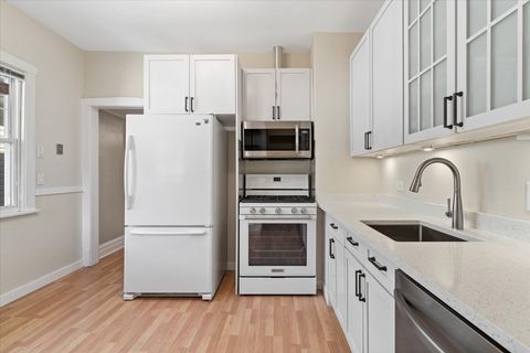 Tiny photo for 4550 N Knox Avenue, Chicago, IL 60630 (MLS # 12521229)