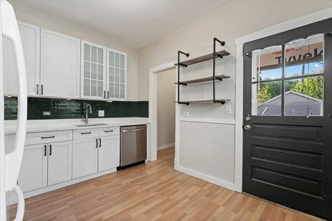 Tiny photo for 4550 N Knox Avenue, Chicago, IL 60630 (MLS # 12521229)