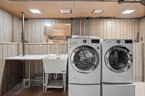 Tiny photo for 4550 N Knox Avenue, Chicago, IL 60630 (MLS # 12521229)