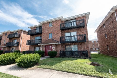 Photo of 1613 Astor Street #1W, Calumet City, IL 60409 (MLS # 12474801)