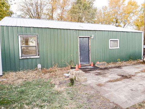Photo of 2112 E 2400 Road, Watseka, IL 60970 (MLS # 12521940)