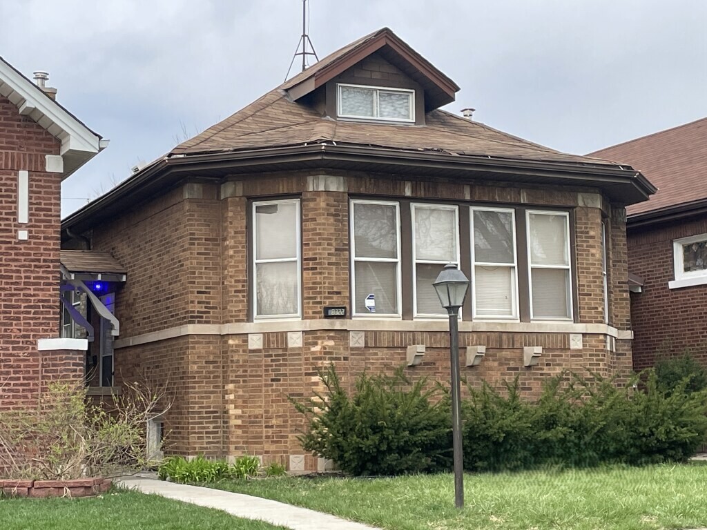 8322 S Aberdeen Street