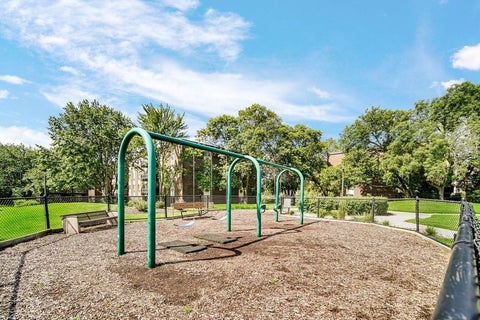 Tiny photo for 1331 S Finley Road #212, Lombard, IL 60148 (MLS # 12782638)