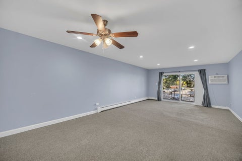 Tiny photo for 1331 S Finley Road #212, Lombard, IL 60148 (MLS # 12782638)