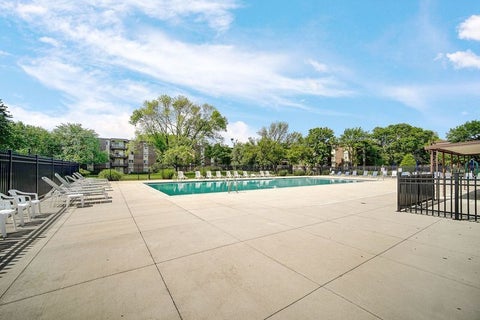 Tiny photo for 1331 S Finley Road #212, Lombard, IL 60148 (MLS # 12782638)