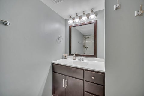 Tiny photo for 1331 S Finley Road #212, Lombard, IL 60148 (MLS # 12782638)