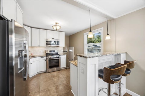 Tiny photo for 1871 Hawthorne Avenue, Westchester, IL 60154 (MLS # 12748888)