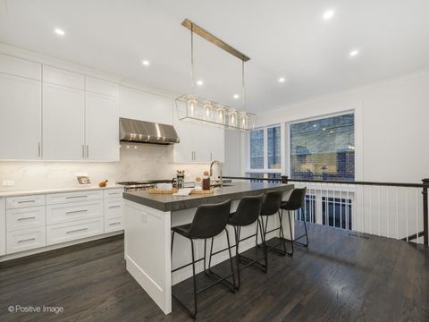 Tiny photo for 37 E Elm Street, Chicago, IL 60611 (MLS # 12613429)