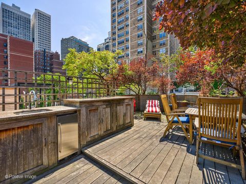 Tiny photo for 37 E Elm Street, Chicago, IL 60611 (MLS # 12613429)