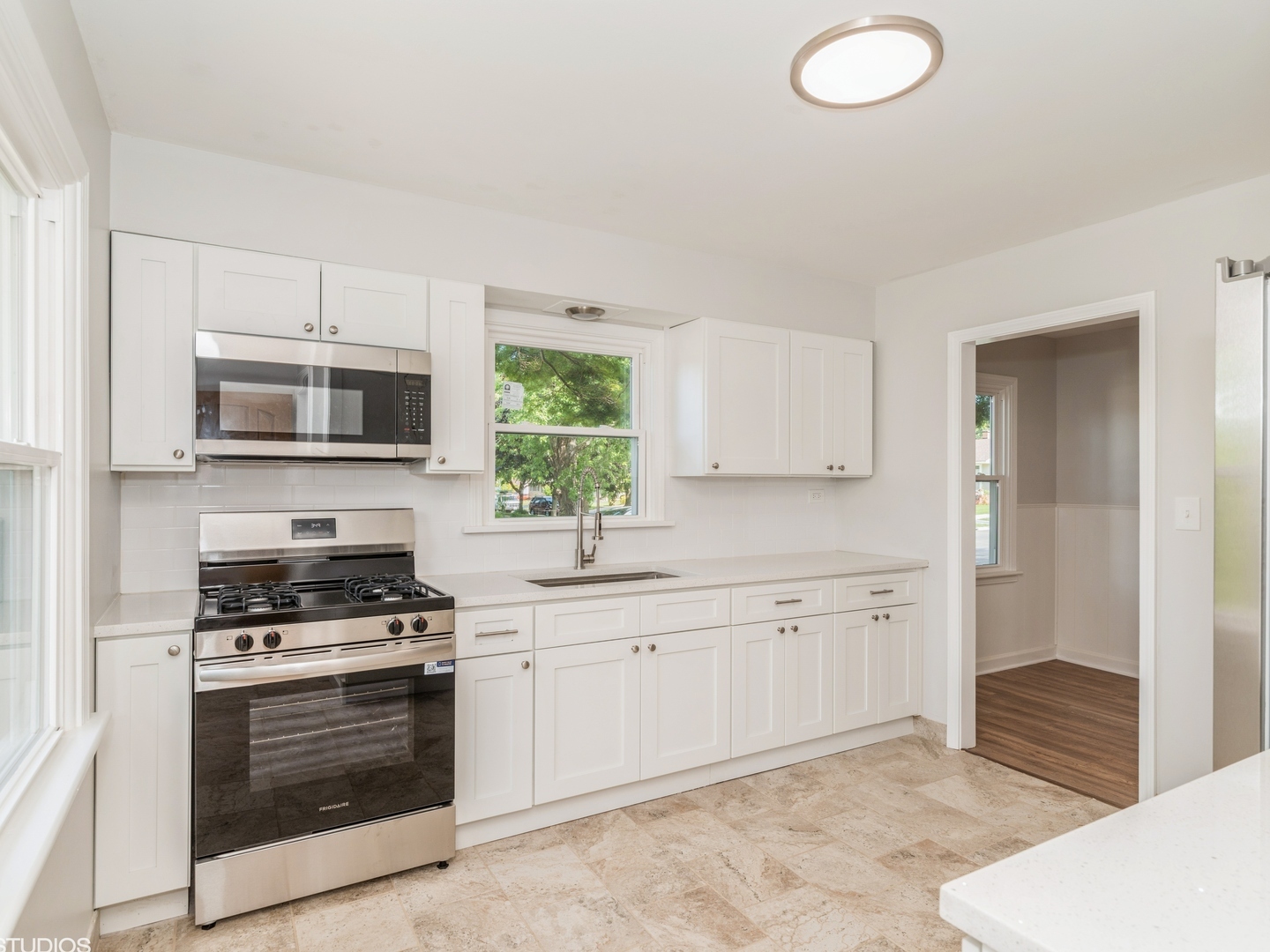 2402 Marshall Parkway