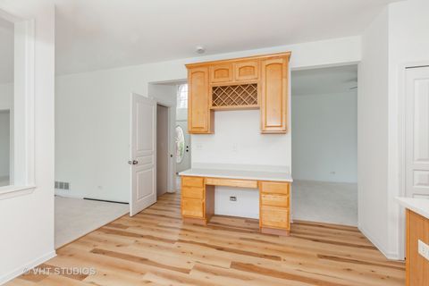 Tiny photo for 1110 OAKHILL Drive, Aurora, IL 60502 (MLS # 12502794)