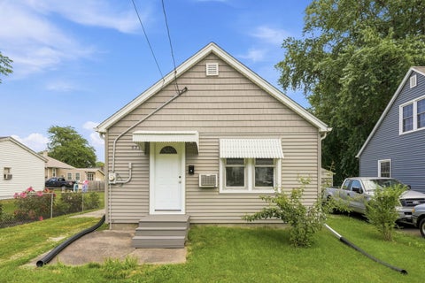 Photo of 939 31st Street, Bettendorf, IA 52722 (MLS # 12743669)