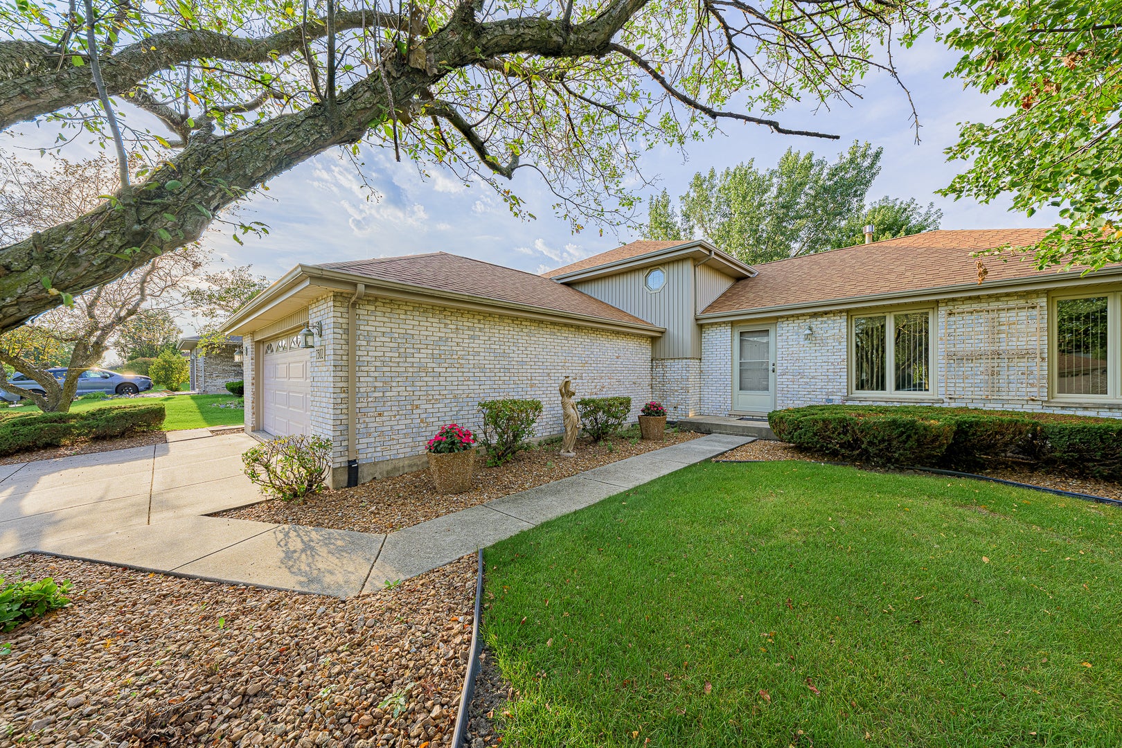 7502 W Lakeside Drive