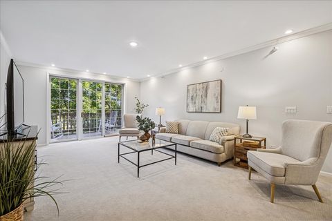 Tiny photo for 940 Augusta Way #304, Highland Park, IL 60035 (MLS # 12505712)