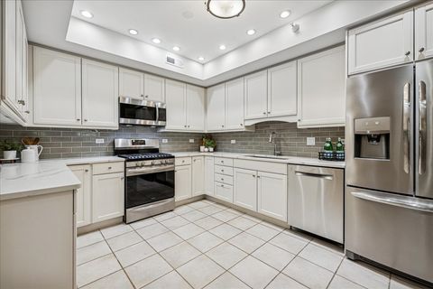 Tiny photo for 940 Augusta Way #304, Highland Park, IL 60035 (MLS # 12505712)