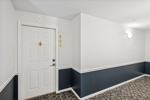 Tiny photo for 940 Augusta Way #304, Highland Park, IL 60035 (MLS # 12505712)