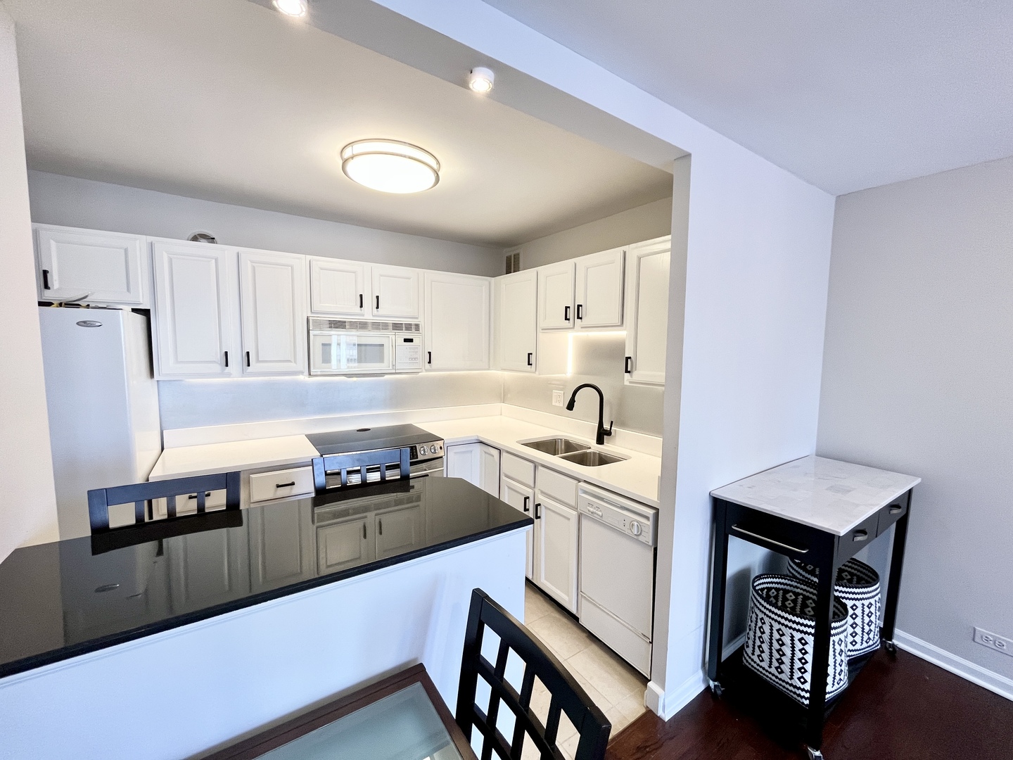 100 E Walton Place 14A