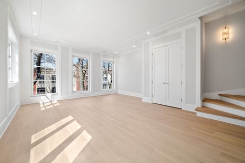 Tiny photo for 1302 W Newport Avenue #1, Chicago, IL 60657 (MLS # 12622104)