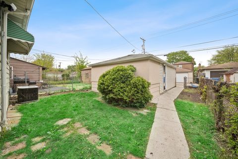 Tiny photo for 8906 S Crandon Avenue, Chicago, IL 60617 (MLS # 12681968)