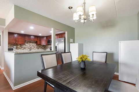 Tiny photo for 450 Plum Creek Drive #410, Wheeling, IL 60090 (MLS # 12510250)