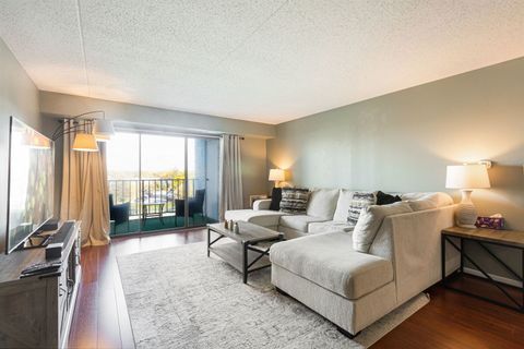 Tiny photo for 450 Plum Creek Drive #410, Wheeling, IL 60090 (MLS # 12510250)