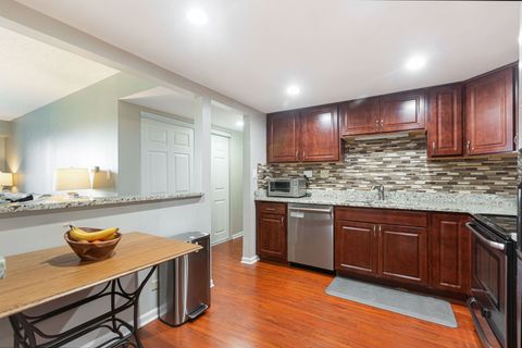 Tiny photo for 450 Plum Creek Drive #410, Wheeling, IL 60090 (MLS # 12510250)