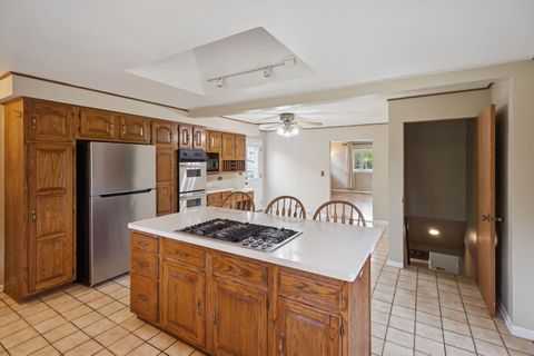 Tiny photo for 70 Center Avenue, Wheeling, IL 60090 (MLS # 12461879)