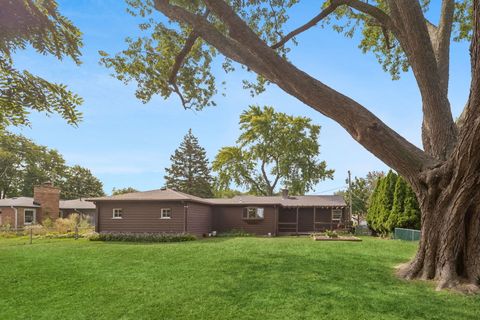 Tiny photo for 70 Center Avenue, Wheeling, IL 60090 (MLS # 12461879)