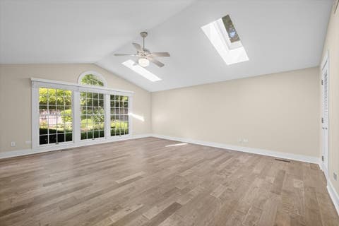 Tiny photo for 320 Thackeray Lane, Northfield, IL 60093 (MLS # 12705621)