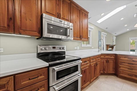 Tiny photo for 320 Thackeray Lane, Northfield, IL 60093 (MLS # 12705621)