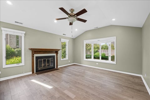Tiny photo for 320 Thackeray Lane, Northfield, IL 60093 (MLS # 12705621)