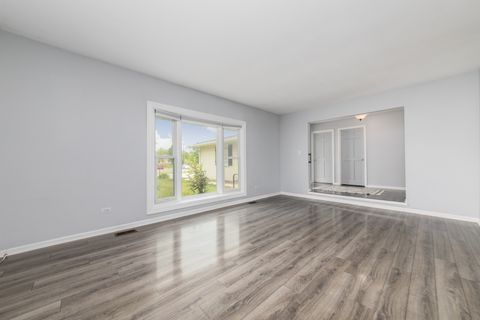 Tiny photo for 133 W King George Court, Palatine, IL 60067 (MLS # 12575597)