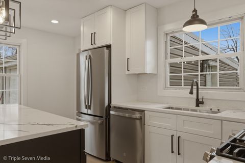 Tiny photo for 5831 W 81st Place, Burbank, IL 60459 (MLS # 12590274)