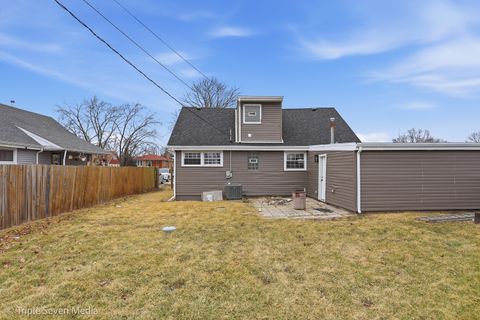 Tiny photo for 5831 W 81st Place, Burbank, IL 60459 (MLS # 12590274)