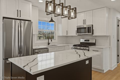 Tiny photo for 5831 W 81st Place, Burbank, IL 60459 (MLS # 12590274)