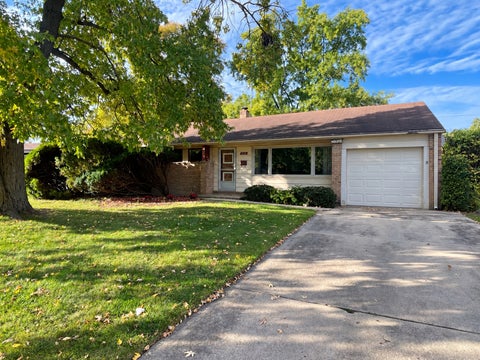 Photo of 1028 Midway Road, Northbrook, IL 60062 (MLS # 12747703)