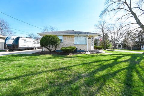 Tiny photo for 3877 Grandview Avenue, Gurnee, IL 60031 (MLS # 12624064)