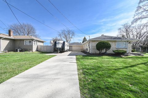 Tiny photo for 3877 Grandview Avenue, Gurnee, IL 60031 (MLS # 12624064)