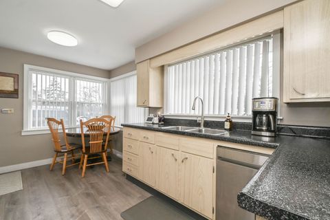 Tiny photo for 3877 Grandview Avenue, Gurnee, IL 60031 (MLS # 12624064)