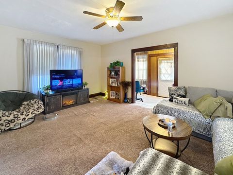 Tiny photo for 527 19th Avenue, Moline, IL 61265 (MLS # 12578564)