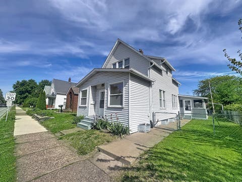 Tiny photo for 527 19th Avenue, Moline, IL 61265 (MLS # 12578564)