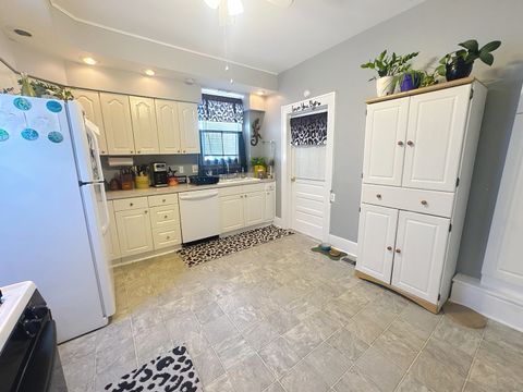 Tiny photo for 527 19th Avenue, Moline, IL 61265 (MLS # 12578564)